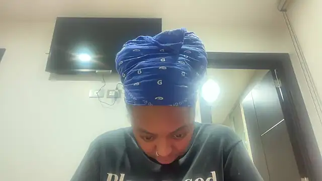 ChocolateCakeQueen online show from January 15, 2026, 2:49 am