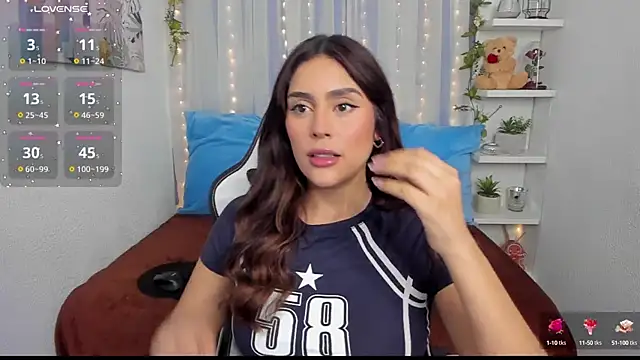 HazzelGray online show from March 11, 2025, 4:18 pm