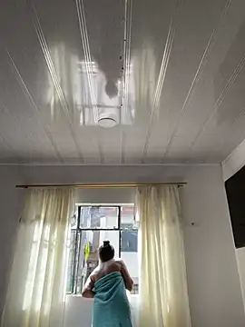 Snapshot of hannahb-e chatting on January 9, 2025, 2:51 pm hannahb-e online show from January 9, 2025, 2:51 pm