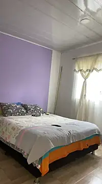 Snapshot of hannahb-e chatting on January 13, 2025, 6:27 pm hannahb-e online show from January 13, 2025, 6:27 pm