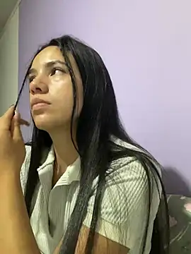 Snapshot of hannahb-e chatting on January 14, 2025, 3:01 am hannahb-e online show from January 14, 2025, 3:01 am