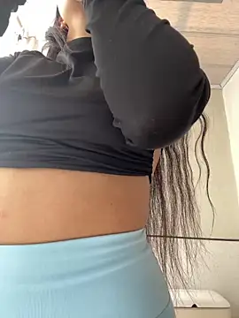 Snapshot of hannahb-e chatting on January 15, 2025, 4:11 pm hannahb-e online show from January 15, 2025, 4:11 pm