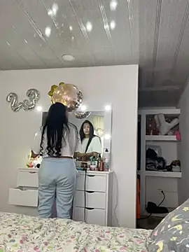 Snapshot of hannahb-e chatting on January 17, 2025, 8:22 pm hannahb-e online show from January 17, 2025, 8:22 pm