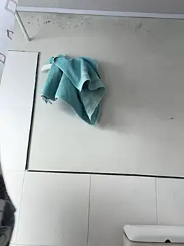 Snapshot of hannahb-e chatting on January 19, 2025, 12:17 pm hannahb-e online show from January 19, 2025, 12:17 pm