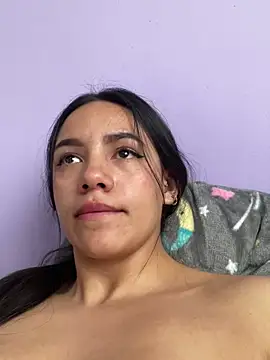 Snapshot of hannahb-e chatting on January 21, 2025, 7:06 pm hannahb-e online show from January 21, 2025, 7:06 pm