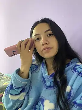 Snapshot of hannahb-e chatting on January 22, 2025, 2:48 am hannahb-e online show from January 22, 2025, 2:48 am