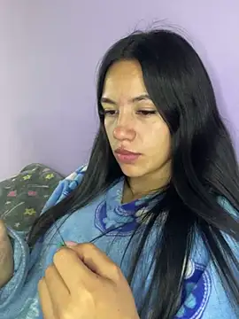 Snapshot of hannahb-e chatting on January 23, 2025, 2:33 am hannahb-e online show from January 23, 2025, 2:33 am