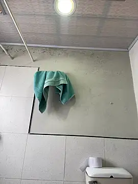 Snapshot of hannahb-e chatting on January 24, 2025, 6:04 pm hannahb-e online show from January 24, 2025, 6:04 pm