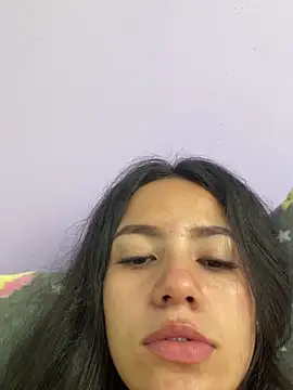 Snapshot of hannahb-e chatting on January 24, 2025, 9:05 pm hannahb-e online show from January 24, 2025, 9:05 pm