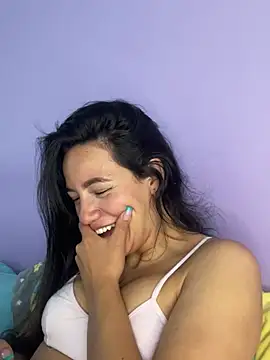 Snapshot of hannahb-e chatting on January 25, 2025, 6:35 pm hannahb-e online show from January 25, 2025, 6:35 pm