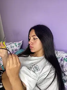 Snapshot of hannahb-e chatting on January 30, 2025, 5:39 pm hannahb-e online show from January 30, 2025, 5:39 pm