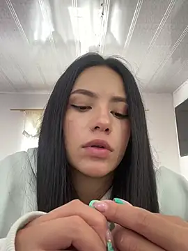 Snapshot of hannahb-e chatting on February 1, 2025, 4:44 pm hannahb-e online show from February 1, 2025, 4:44 pm