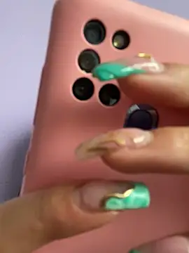 Snapshot of hannahb-e chatting on February 6, 2025, 4:47 pm hannahb-e online show from February 6, 2025, 4:47 pm