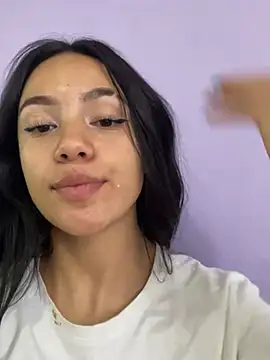 Snapshot of hannahb-e chatting on February 17, 2025, 9:08 pm hannahb-e online show from February 17, 2025, 9:08 pm