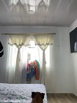 Snapshot of hannahb-e chatting on February 21, 2025, 3:10 pm hannahb-e online show from February 21, 2025, 3:10 pm