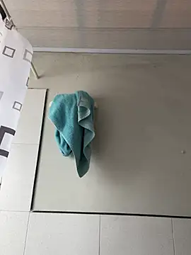 Snapshot of hannahb-e chatting on March 18, 2025, 2:04 pm hannahb-e online show from March 18, 2025, 2:04 pm