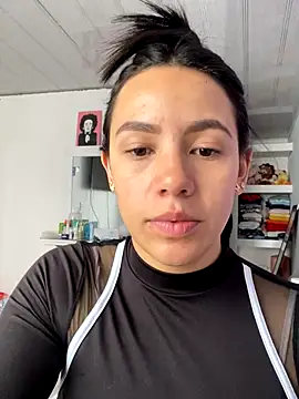 Snapshot of hannahb-e chatting on September 8, 2025, 2:38 pm hannahb-e online show from September 8, 2025, 2:38 pm