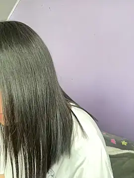 Snapshot of hannahb-e chatting on September 21, 2025, 4:52 pm hannahb-e online show from September 21, 2025, 4:52 pm