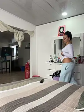 Snapshot of hannahb-e chatting on October 20, 2025, 3:45 pm hannahb-e online show from October 20, 2025, 3:45 pm