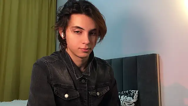 k0sta  online show from January 17, 2025, 10:23 pm