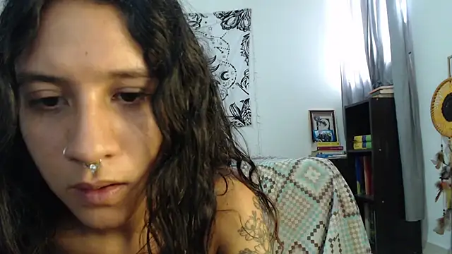 AlinaWoolf  online show from December 10, 2024, 4:49 pm