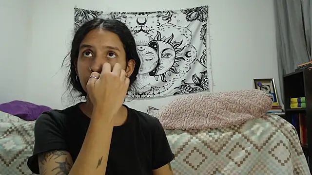 AlinaWoolf  online show from December 27, 2024, 2:47 am