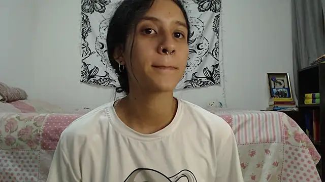 AlinaWoolf  online show from January 3, 2025, 11:44 pm