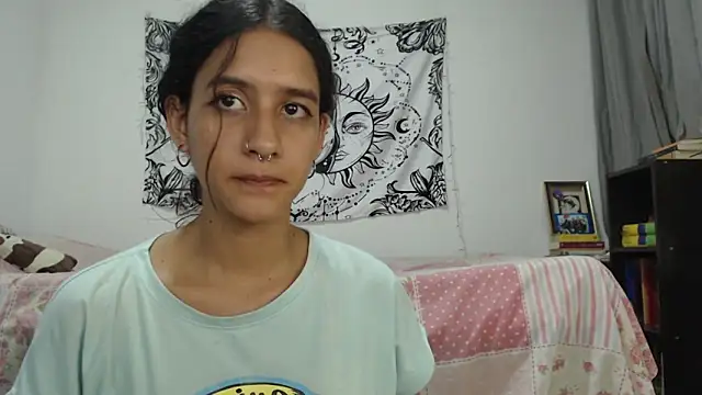 AlinaWoolf  online show from January 14, 2025, 2:29 am