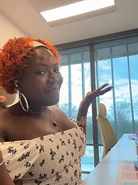 Snapshot of Miss-syanaa chatting on September 26, 2025, 5:55 am Miss-syanaa online show from September 26, 2025, 5:55 am