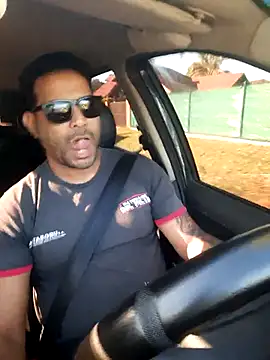 hecwil8 online show from October 9, 2025, 11:19 am