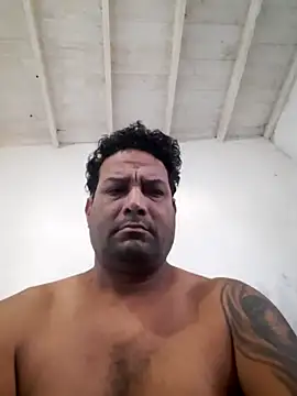 hecwil8 online show from May 17, 2026, 2:24 pm