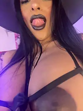 Snapshot of canela_10 chatting on November 1, 2025, 3:08 am canela 10 online show from November 1, 2025, 3:08 am