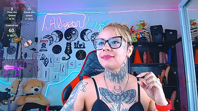 AbyzouLux online show from September 18, 2025, 12:18 pm