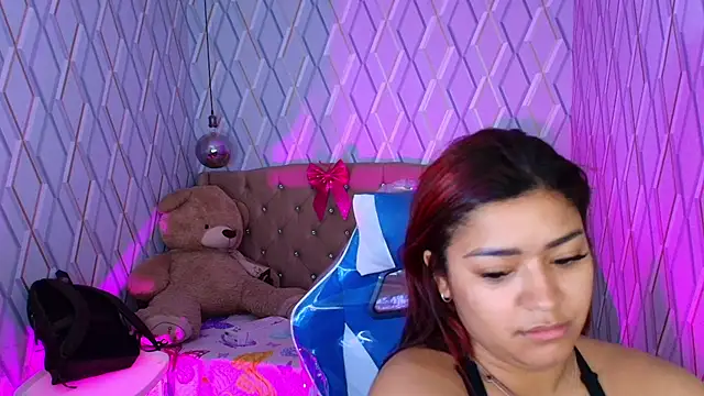 NicolleTaylor online show from January 13, 2026, 4:07 am