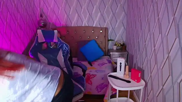 NicolleTaylor online show from March 1, 2026, 4:36 am