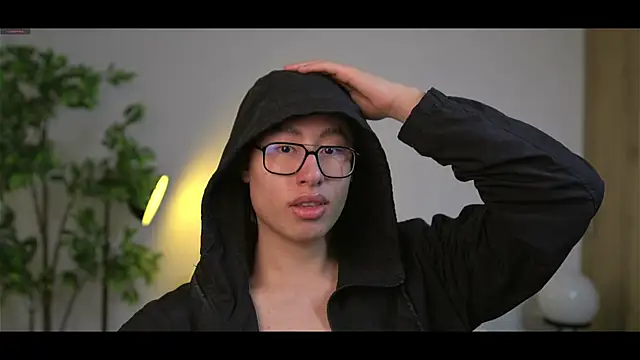 SrLuis18 online show from September 27, 2025, 11:21 pm