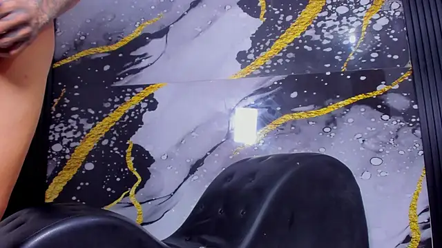 sweethot    online show from October 6, 2025, 2:36 pm