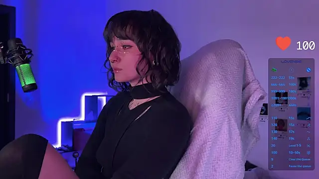 deadlysweet online show from January 6, 2025, 9:00 pm