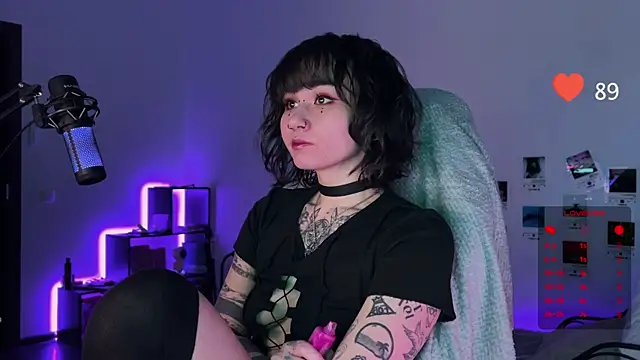 deadlysweet online show from February 15, 2025, 9:59 pm