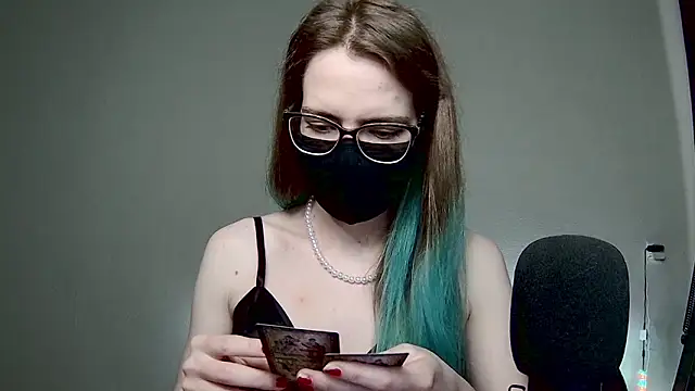 amber candyfloss online show from March 1, 2025, 5:20 am