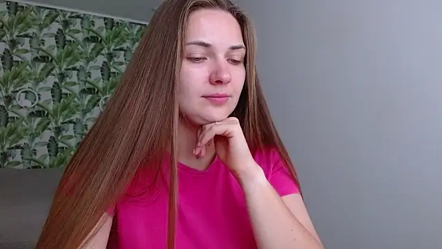 Snapshot of Olivia_shine chatting on September 30, 2025, 4:28 am Olivia shine online show from September 30, 2025, 4:28 am