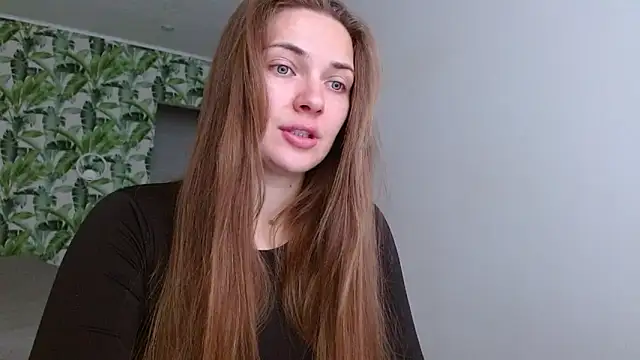 Snapshot of Olivia_shine chatting on October 5, 2025, 4:22 am Olivia shine online show from October 5, 2025, 4:22 am