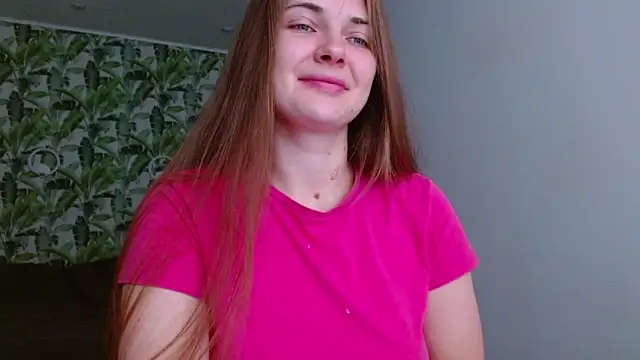 Snapshot of Olivia_shine chatting on November 6, 2025, 5:19 am Olivia shine online show from November 6, 2025, 5:19 am