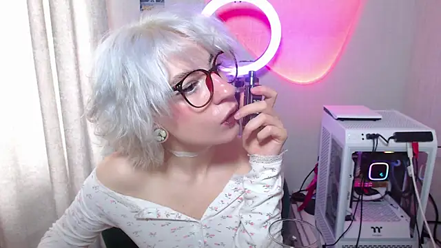  Moonlight t online show from October 5, 2025, 10:13 am