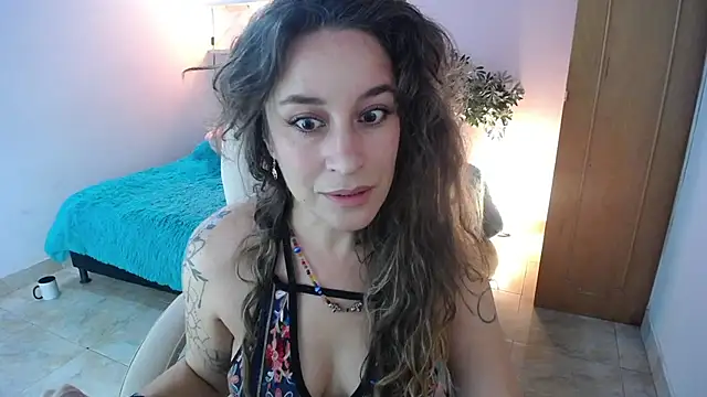 Paula Paz online show from September 18, 2025, 3:14 pm