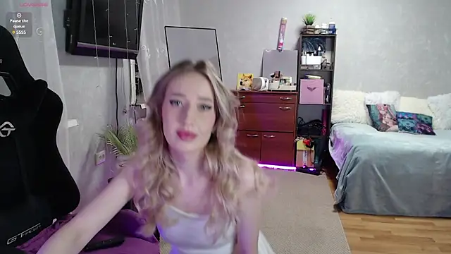 Little Soph online show from March 4, 2025, 12:39 am