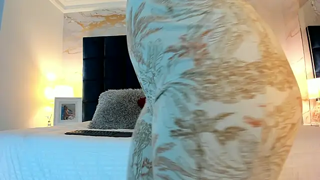 EVELIN MASON online show from October 2, 2025, 7:43 pm