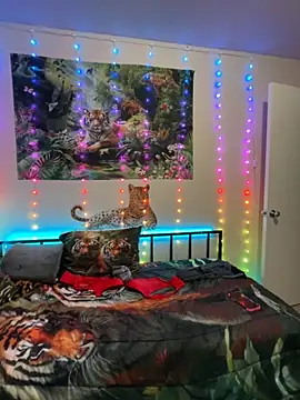 fatfabulous1981 online show from September 12, 2025, 6:02 am