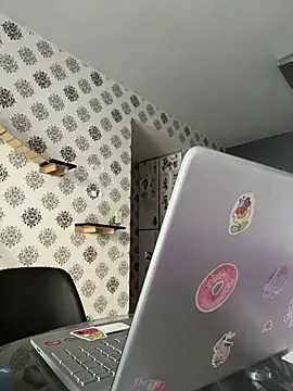 samilux5 online show from October 28, 2025, 5:26 pm