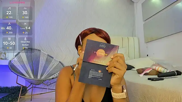 saray mardez online show from October 14, 2025, 12:17 pm